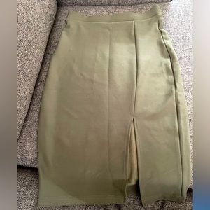 Pencil skirt, open in the front